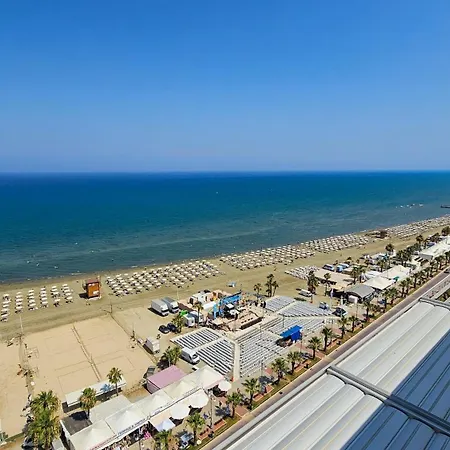 Beachfront Seaview Lux Penthouse アパート *