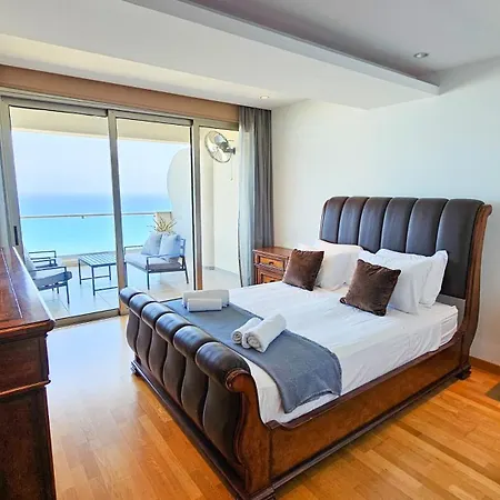 Beachfront Seaview Lux Penthouse *