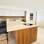 Beachfront Seaview Lux Penthouse * Larnaca