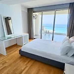 Beachfront Seaview Lux Penthouse 公寓 拉纳卡