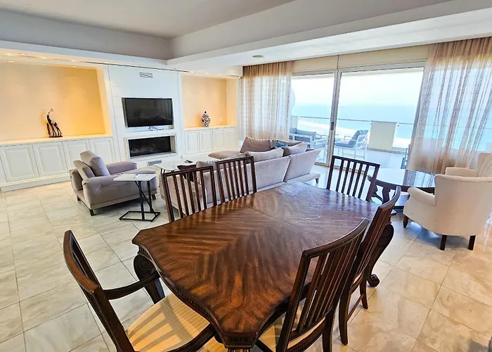 Beachfront Seaview Lux Penthouse Ларнака