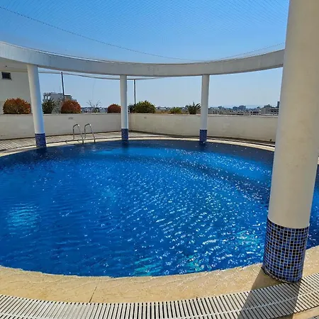 Beachfront Seaview Lux Penthouse 라르나카