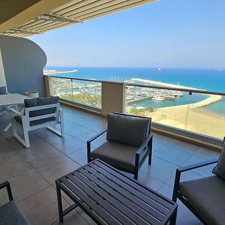 Beachfront Seaview Lux Penthouse * Larnaca