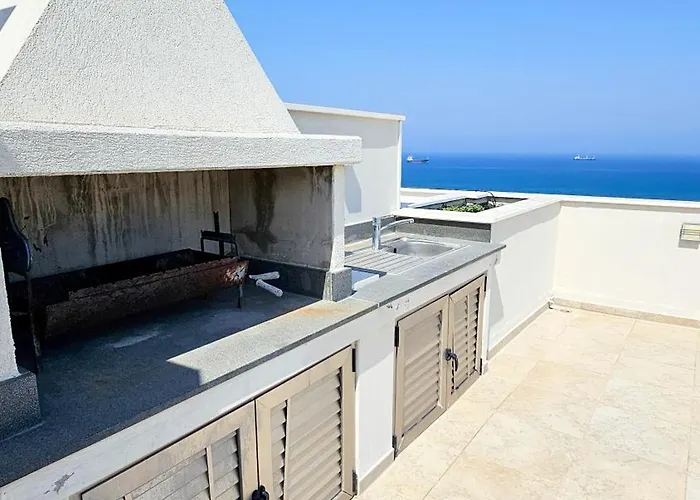 Beachfront Seaview Lux Penthouse Larnaca